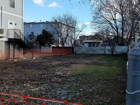 4th image of 824 Nugent Ave