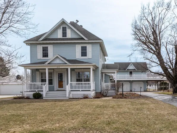 1017 W Lyon Ave, Lake City, MN 55041
