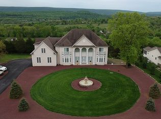 118 Kettle Ridge Dr, Stroudsburg, PA 18360