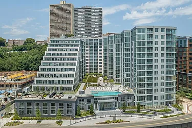 9 Avenue at Port Imperial, #925