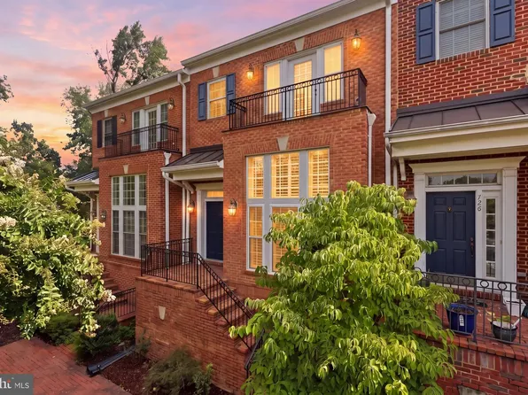 728 Vestal St, Woodbridge, VA 22191