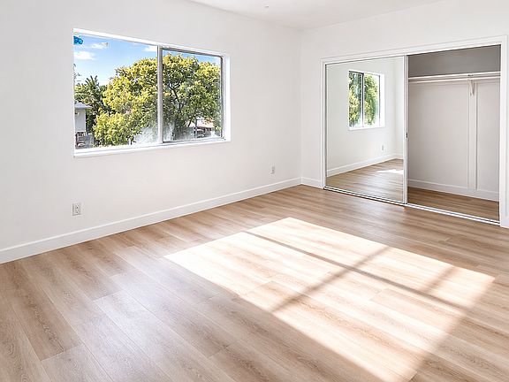 4th image of 3732 Mentone Ave #030a4ce06