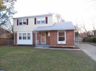 98 Saratoga Rd, Stratford, NJ 08084