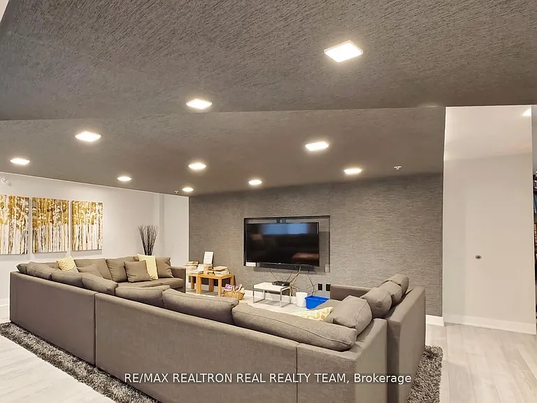 3170 Erin Mills Pkwy #332 — Photo 38