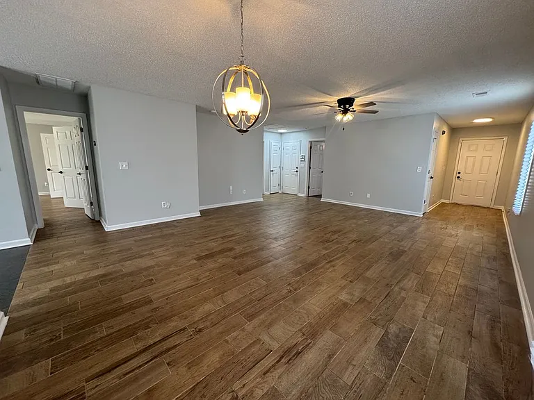 500 Castle Ridge Dr — Photo 5