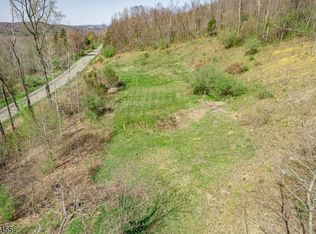 4 Holland Cir, Sparta, NJ 07871