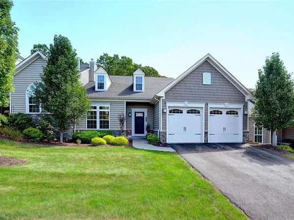 902 Village Club Dr, Wexford, PA 15090