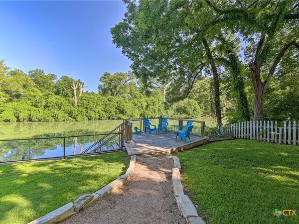 44 River Oak Dr, Seguin, TX 78155