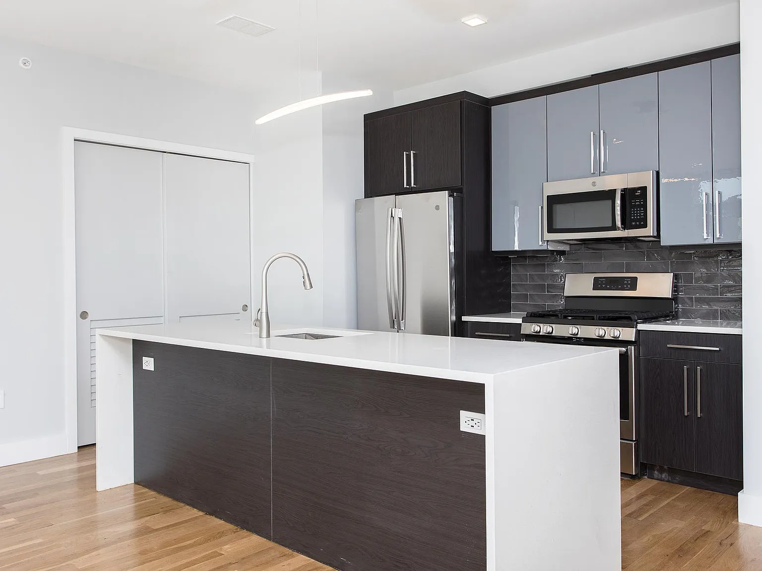 1 bed, 657 sqft, $3,250 — Photo 3