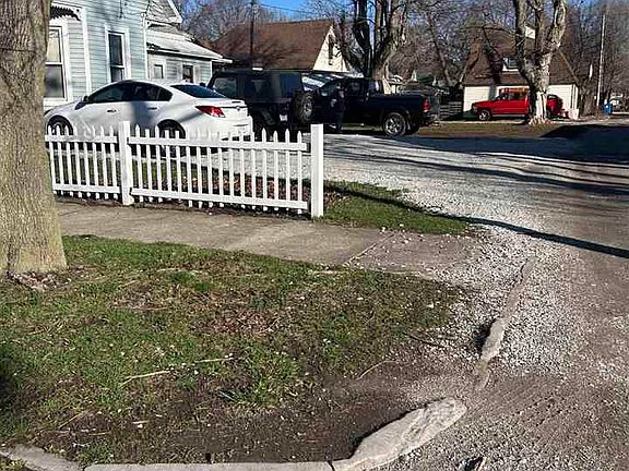 2nd image of 1112 Buckeye St