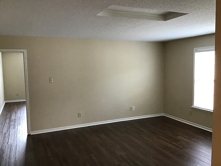 12645 Republic Dr — Photo 10