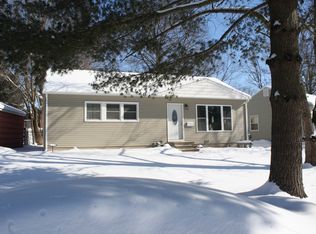 922 39th St SE, Cedar Rapids, IA 52403