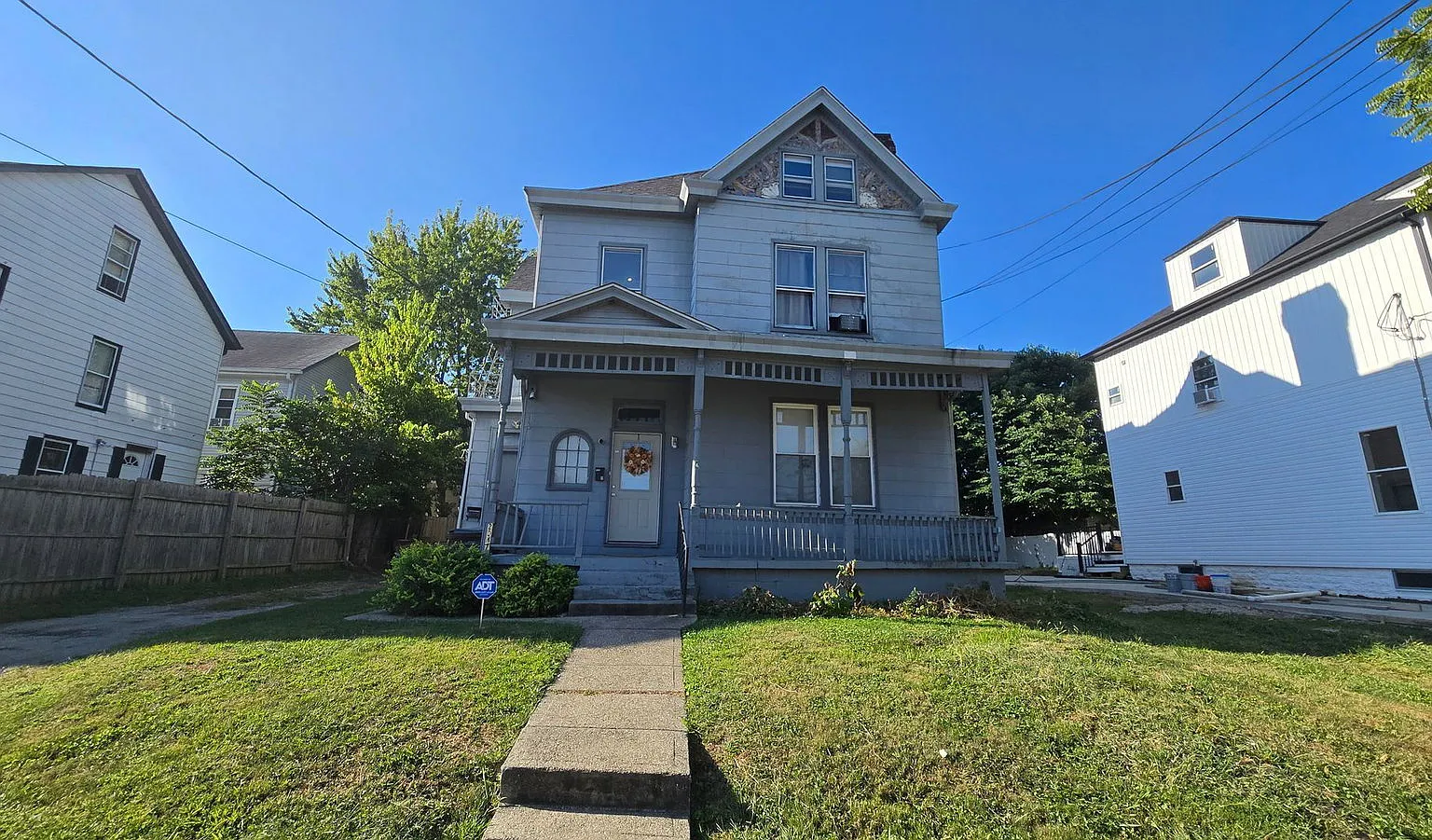 1 bed, 1.0 bath, $880 — Photo 1