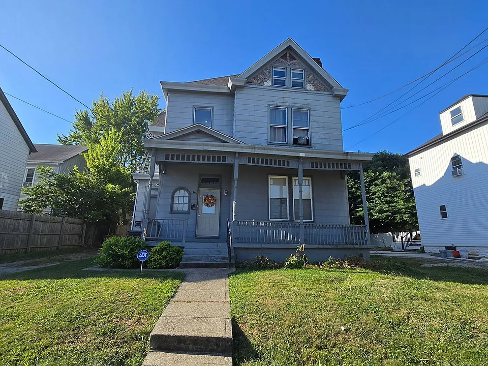 2047 Lawrence Ave #3