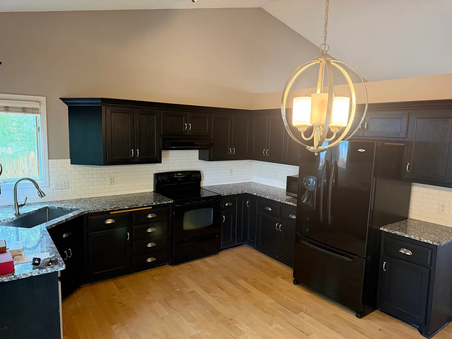 3 bed, 2307 sqft, $3,000 — Photo 3