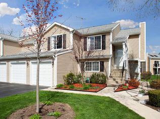 2112 Northwind Cir, Schaumburg, IL 60194