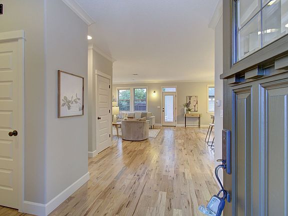 5th image of 6529 SE Reedway St