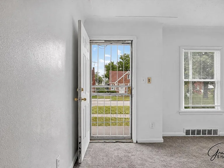 14800 Tacoma St — Photo 2