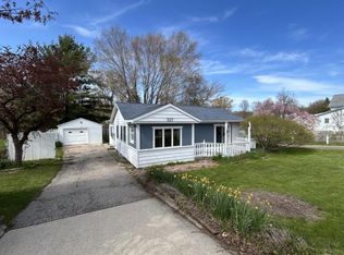327 E Spring St, Port Austin, MI 48467