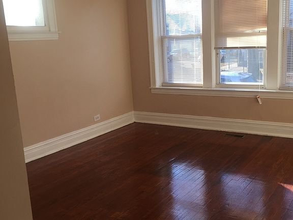 4th image of 2037 N Kildare Ave APT 1W