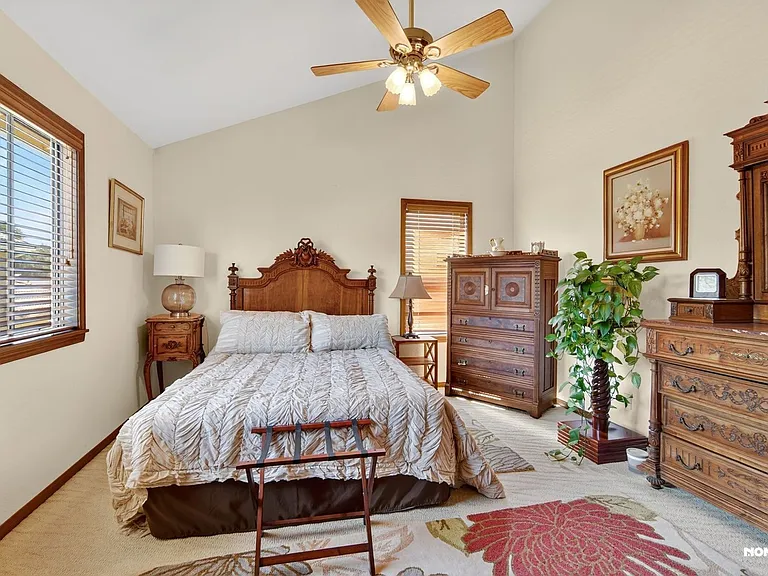 10317 Oak Ranch Ln — Photo 22