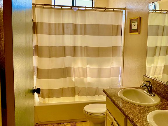 2nd image of 407 Pomelo Ave APT D