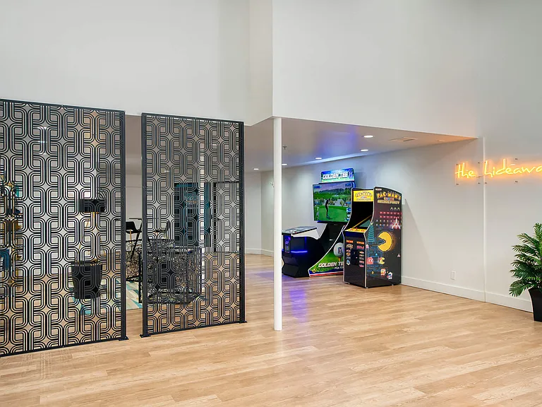 Presidio Palms Apartments — Photo 33