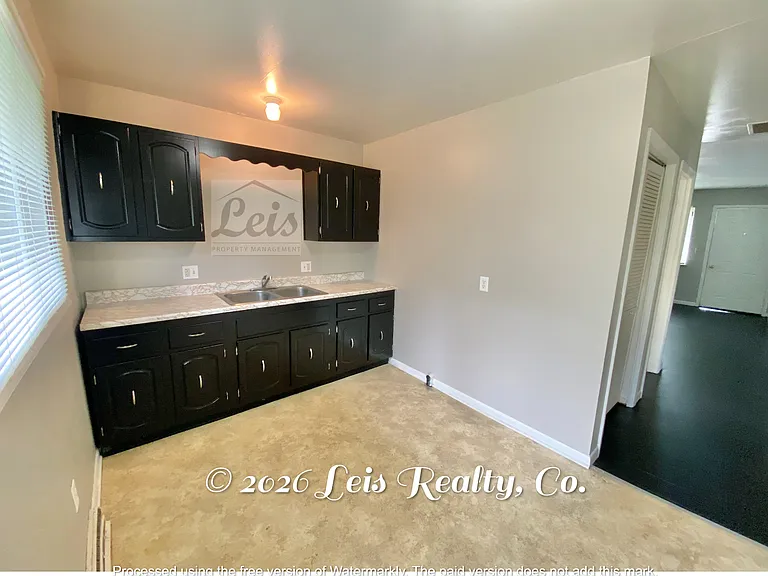 400 N Owens Dr #C — Photo 2