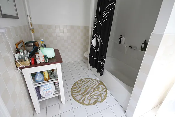 Rented by Nooklyn NYC LLC | media 28