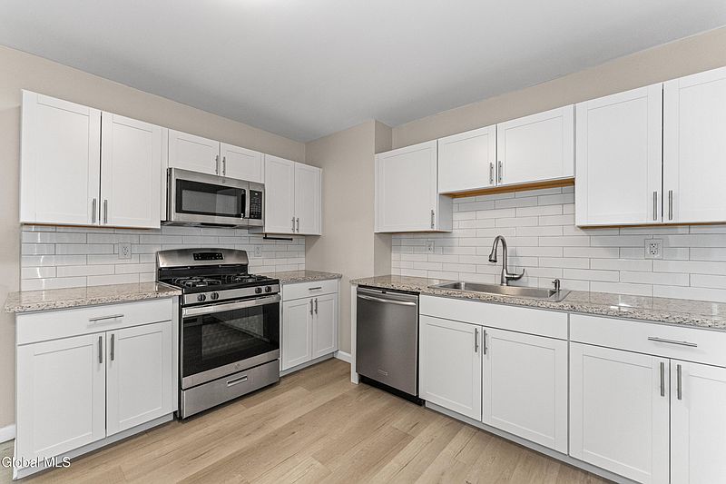 4th image of 235 Washington Avenue