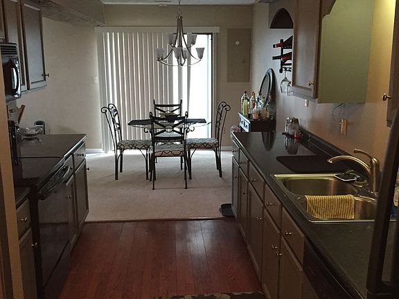 5th image of 2235 Golden Oaks N