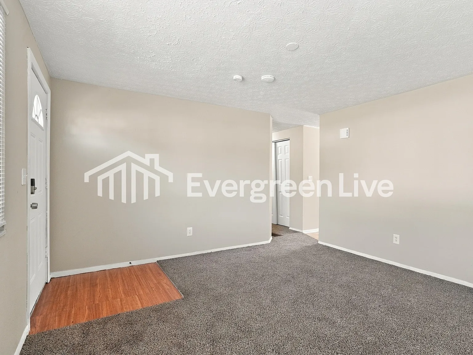 3 bed, 1.0 bath, 836 sqft, $1,345 — Photo 4