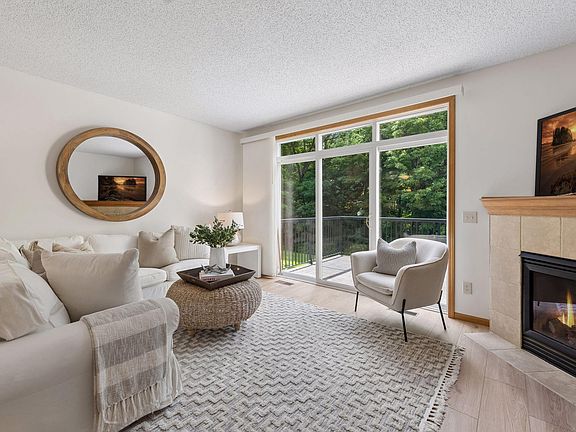 5th image of 3876 Raspberry Ridge Rd NW