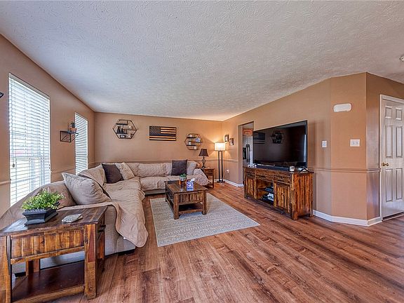 3rd image of 5020 Foxwood Ct