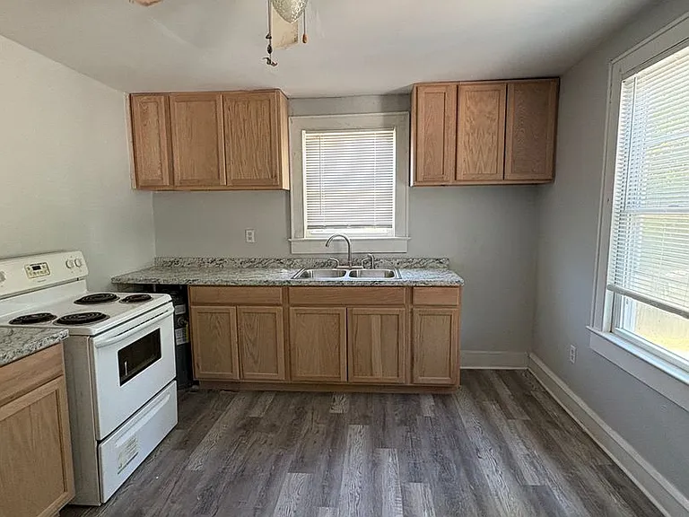 1261 N King St #A — Photo 5