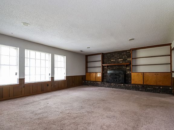 4th image of 6034 Scarlet Leaf Dr