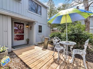 855 W Main St APT 1, Hyannis, MA 02601