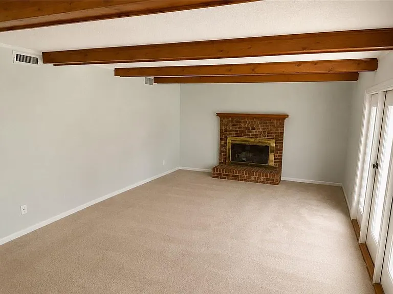 5465 Stewart Dr — Photo 6