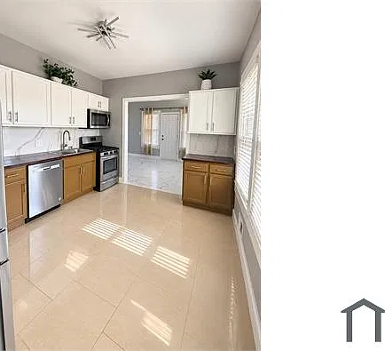 3 bed, 1100 sqft, $1,500 — Photo 1