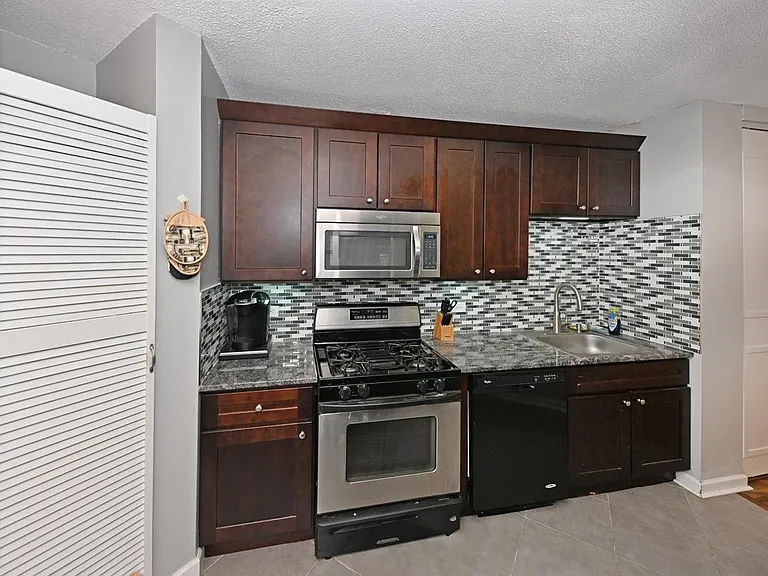 7004 Boulevard East #1-B — Photo 6