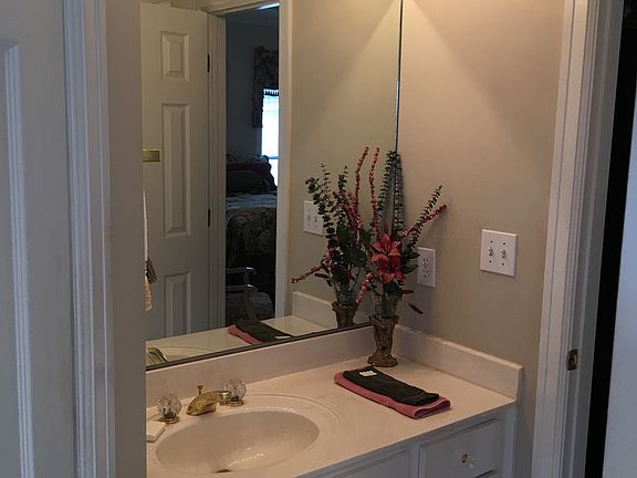 5th image of 488 Towne Lake Pl