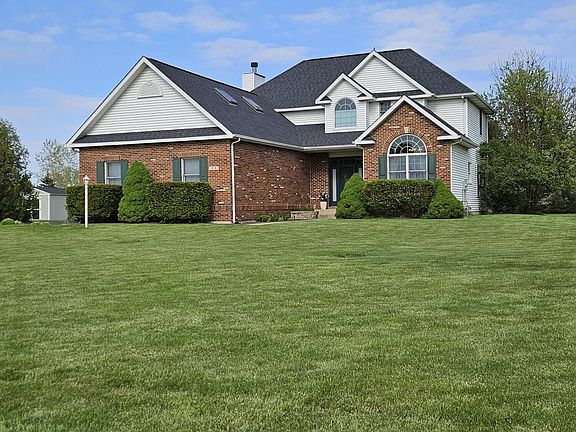 2nd image of 213 Windy Oak Dr