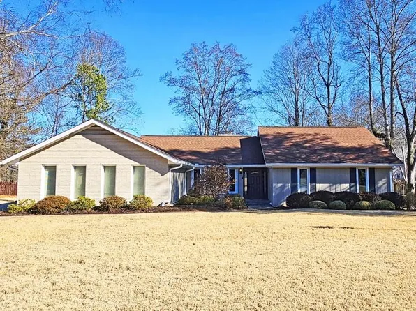 350 Saddle Creek Cir, Roswell, GA 30076