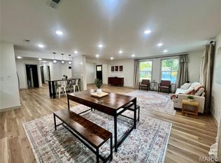 608 Cedar St, Richland, MO 65556