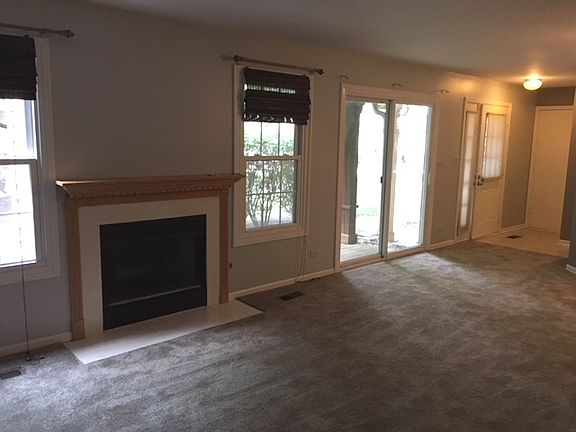 3rd image of 1018 Rockport Dr #1018