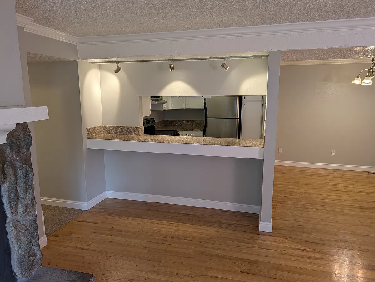 Counter Bar Area - 6545 Kalua Rd #103