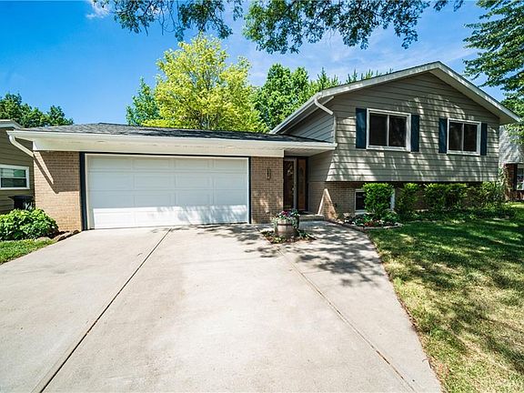 3rd image of 364 Wallace Dr