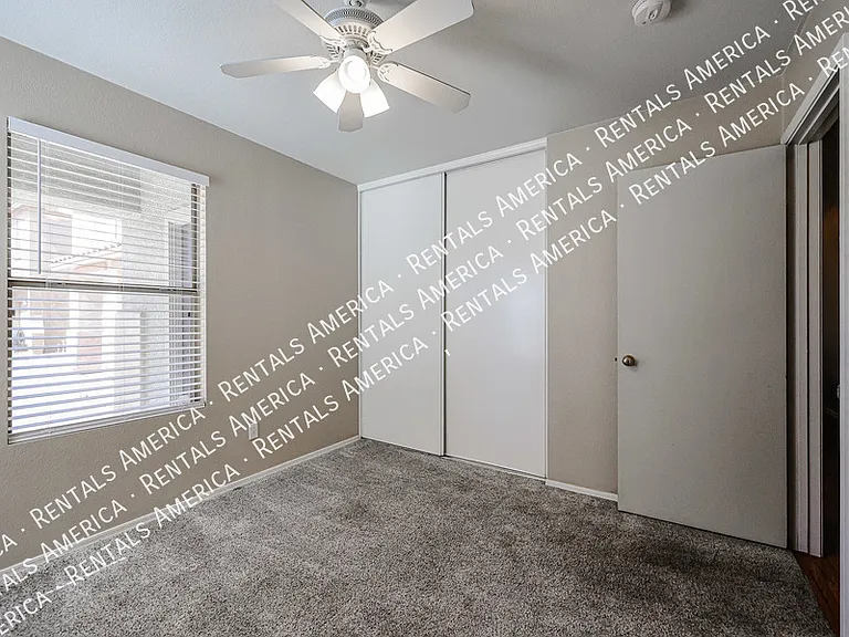9404 W Terri Lee Dr — Photo 14
