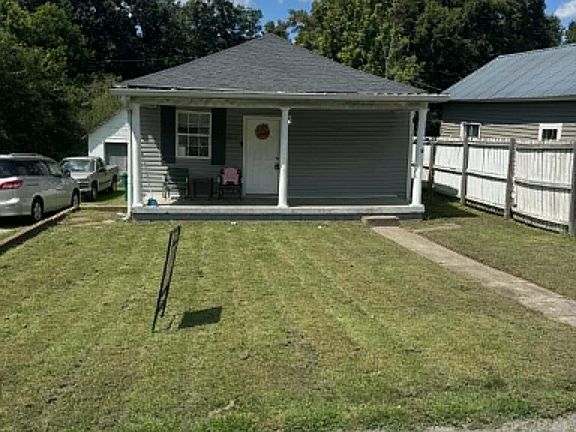2nd image of 383 Railroad Ave