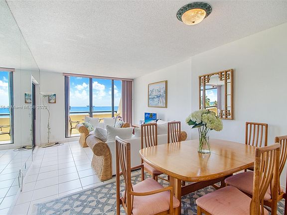5th image of 2555 Collins Ave APT 503